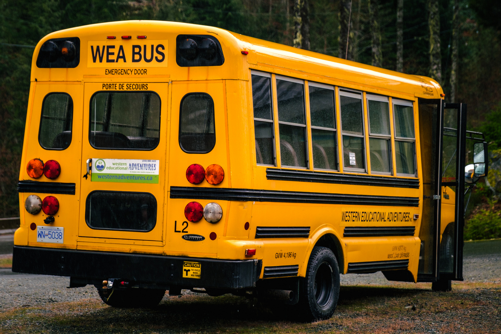 20 passanger charter bus