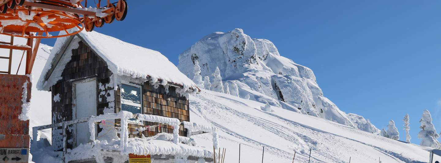 WEA Charters Ski Bus